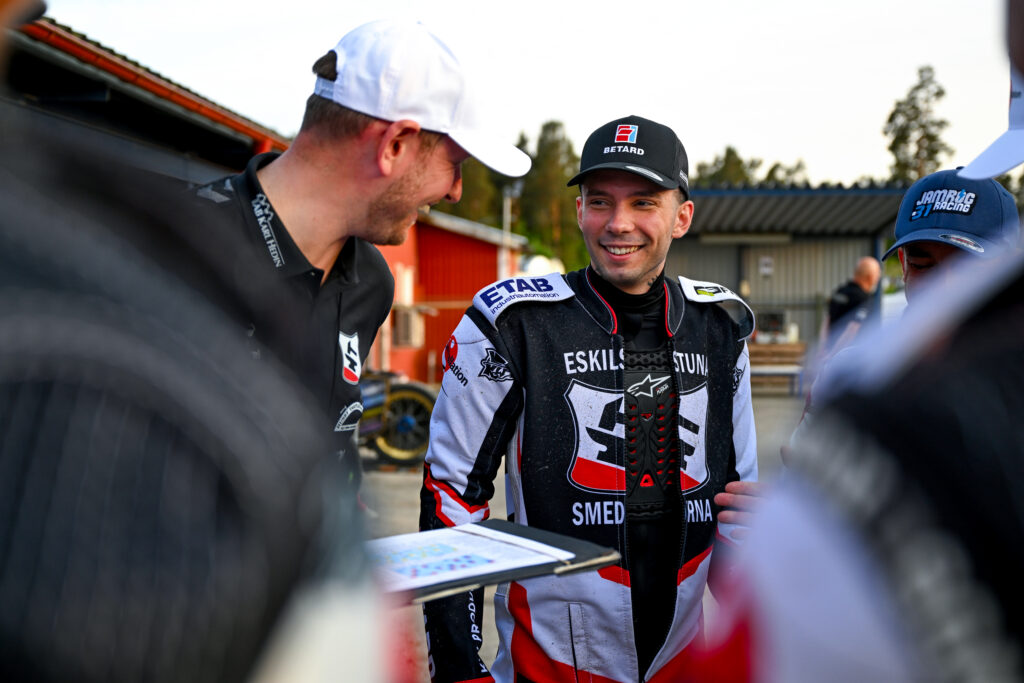 Gleb Chugunov stannar i Smederna