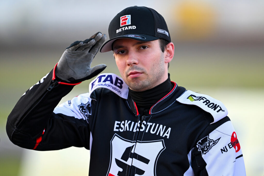 Gleb Chugunov stannar i Smederna