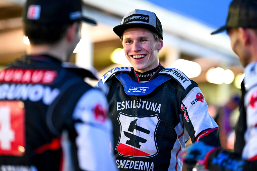 Mathias Pollestad förlänger med Smederna