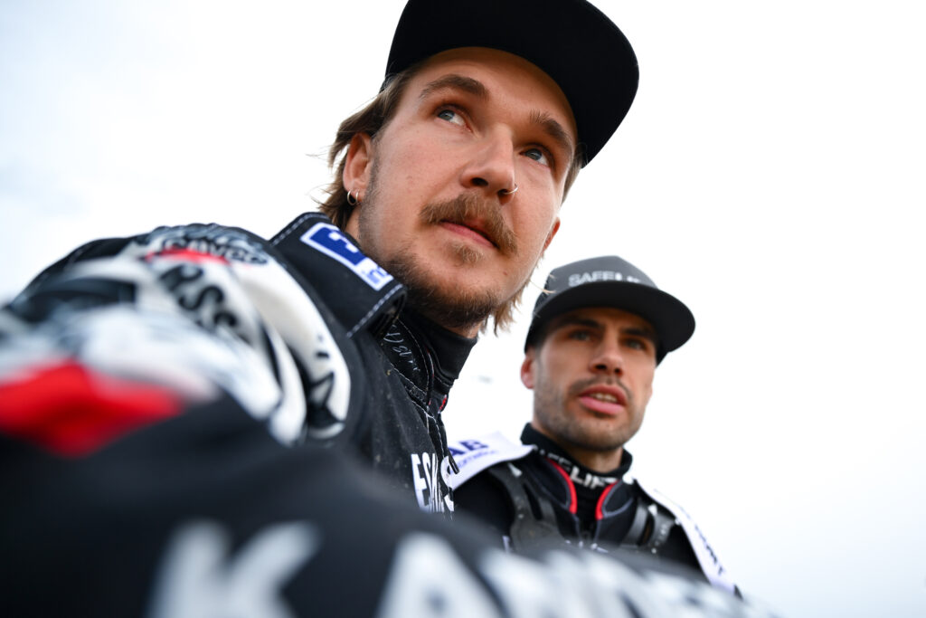 Joel Andersson stannar i Smederna